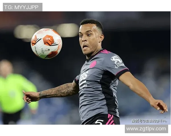 足球明星退役后的人生选择与职业转型探讨